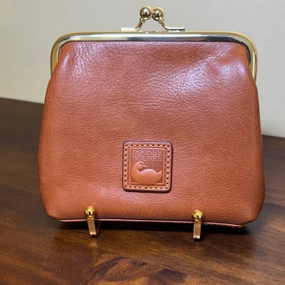 Dooney & Bourke EUC Florentine Kiss lock Wallet/Purse - Picture 1 of 9